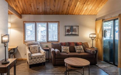 Escape to Ptarmigan Village 2 - Apartment - Whitefish Mountain Resort