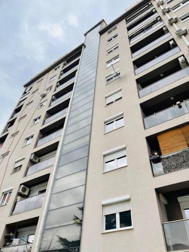 New modern Rooftop Apartment-FREE PRIVATE PARKING, self check-in, Skopje (photo 10)