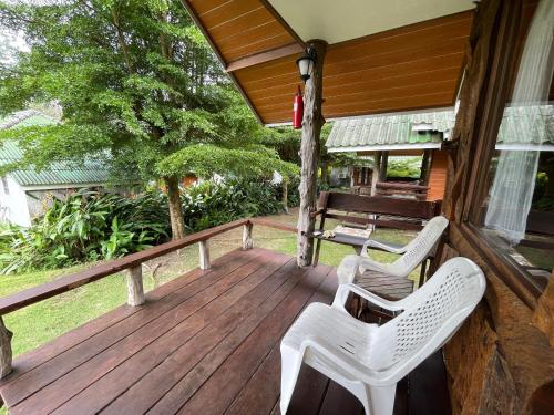 Mangrove bungalow & restaurant in Hat Khlong Chao
