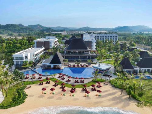 Pullman Lombok Merujani Mandalika Beach Resort 