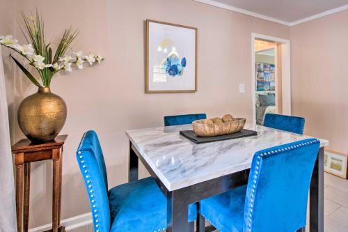 Metro Atlanta Vacation Home Rental with Deck in Hiram, USA
