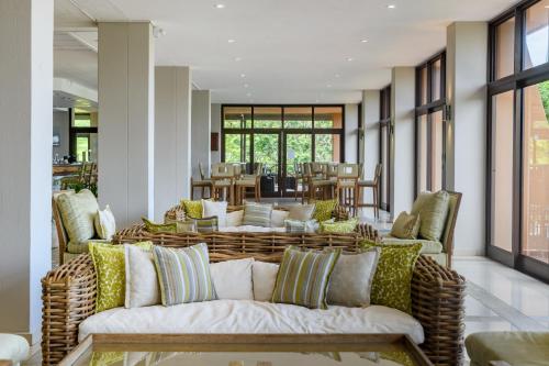 餐廳, San Lameer Villa 2817 - 2 Bedroom Classic - 4 pax - San Lameer Rental Agency in 南布隆姆