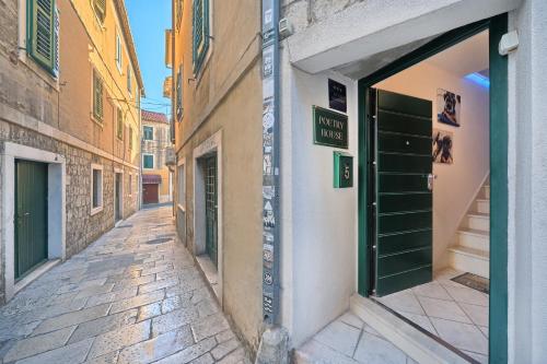 Poetry House, Split (zdjęcie 5)