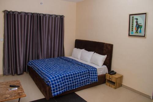 1 queen bed