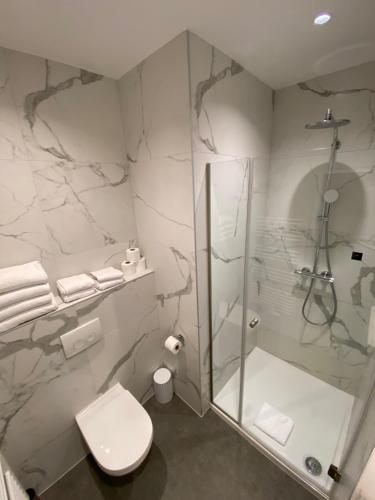 Quadruple Room image 3