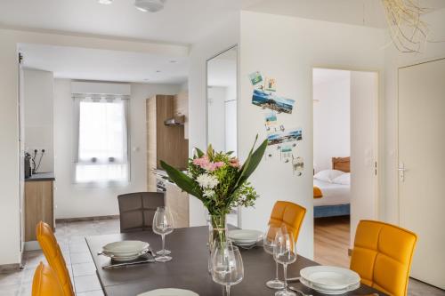 One-Bedroom Apartment image 5
