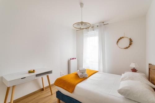 One-Bedroom Apartment image 2