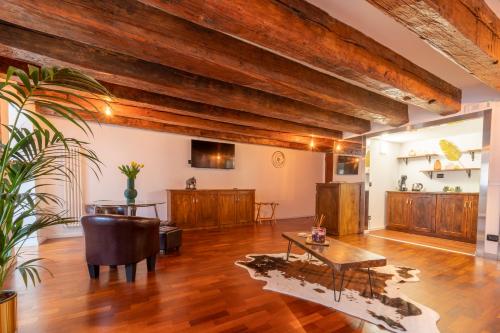Aurelia Luxury - Piazza delle Erbe 2