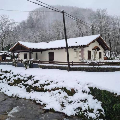 Casa rural altza erreka in Errazu