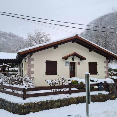 Casa rural altza erreka in Errazu