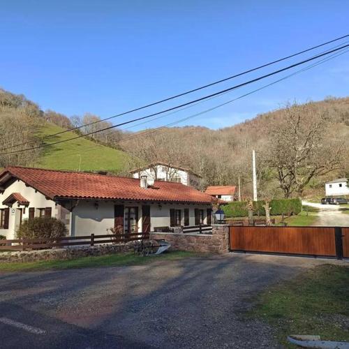 Casa rural altza erreka in Errazu