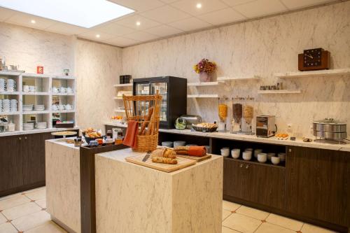 Best Western Royal Hotel Caen - image 9