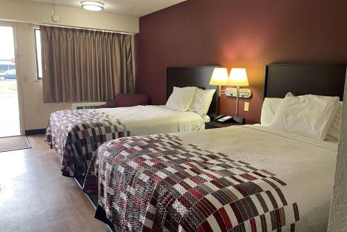 Travelodge by Wyndham Holland-Toledo in Holland, USA