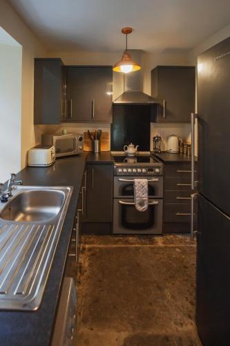 廚房, Castle Cottage, a self-catering cottage full of character. in 哈里斯島