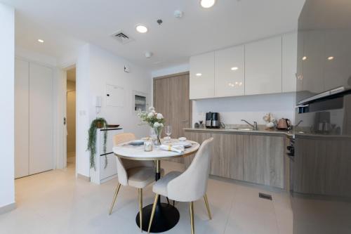 BNew Chic 1BR Apt Near Trump Golf w Pool and Gym, Dubai (foto 9)