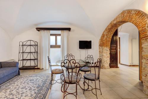  Appartamento in Villa Saccone in Finale Ligure