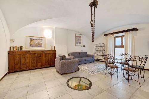  Appartamento in Villa Saccone in Finale Ligure