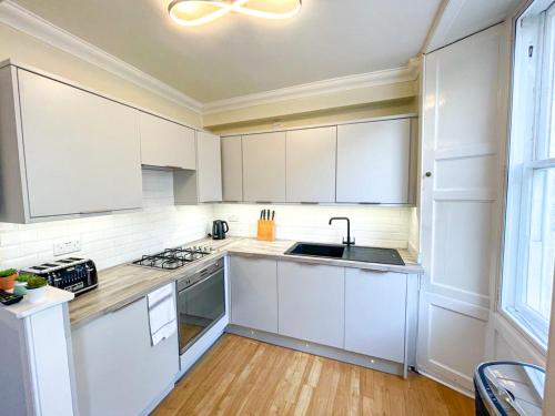 Rose Street's Hidden Treasure- 2Bed Newly Refurbished Apt, Édimbourg (photo 9)