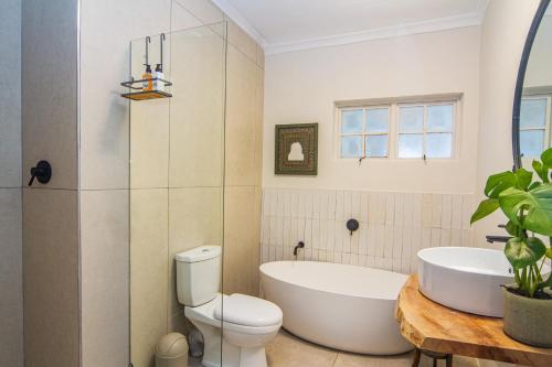 Family Room image 2