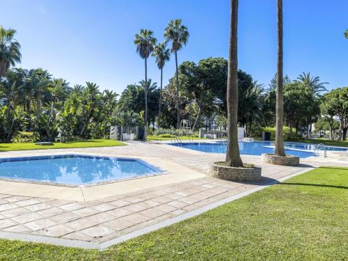 Apartamento de 2 dormitorios en Playas del Duque - image 9