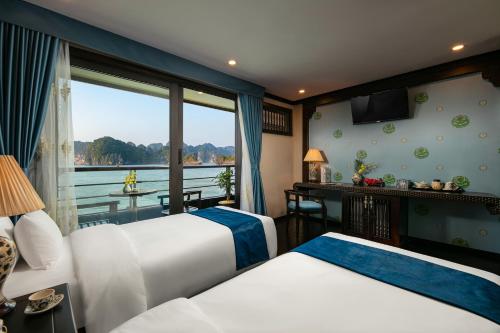 Nostalgia Halong Cruise