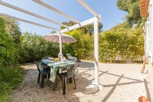 L'Auguière Ouest, maisonnette au cœur du vignoble proche de la mer et des sentiers côtiers