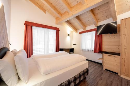 Junior Suite with Balcony