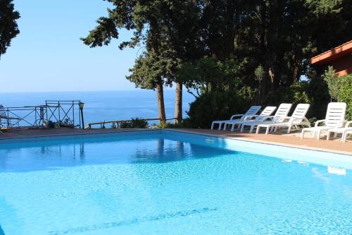 Úszómedence, Agriturismo Ruralia in Santa Domenica