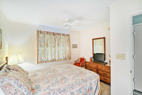 Myrtle Beach Getaway with Pool Access - Walk to Beach - image 2
