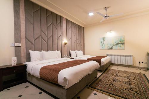 2 king beds