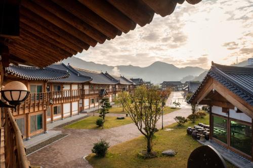 Jeonju Wangyijimil Hanok Hotel - Jeonju