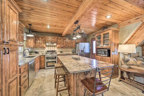 Spacious Lakeside Getaway with Fire Pit in Stigler, USA