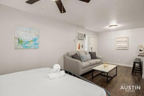 Walk To Zilker King Bed Pool Free Parking in Austin, USA