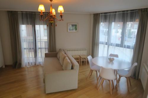 Apartamento Calle San Isidro 1ºA - Apartment - Ezcaray