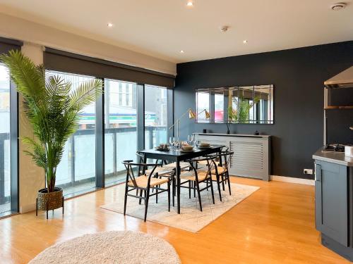 Lovely 2 Bed Duplex Apartment with Hydro Views, Glasgow (foto 6)