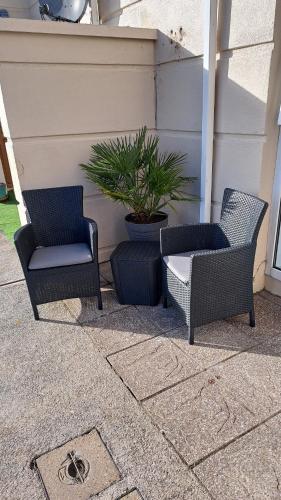 SeaView Apartment Suite in โคฟ