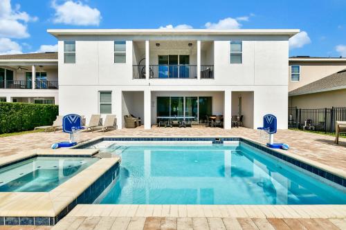 Luxurious Elite Home with Theater Room near Disney - 7604W - image 6