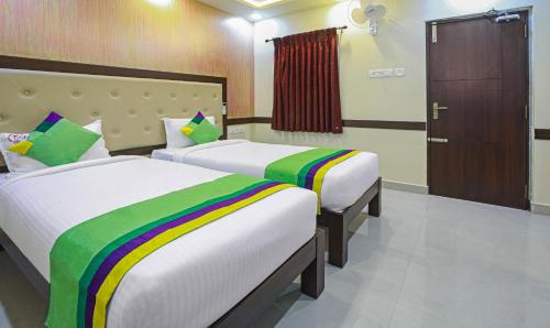 Standard Double Room image 5