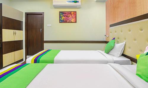 Standard Double Room image 3