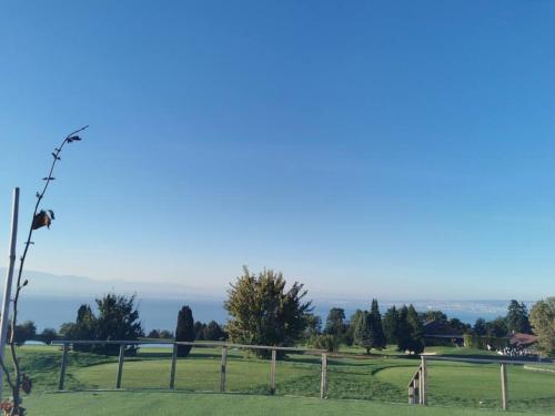 Appartement vue sur le golf et le Lac Leman