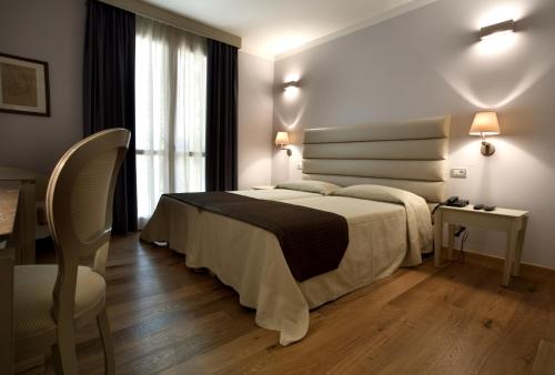 2 twin beds