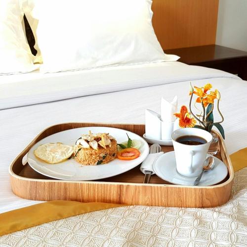 OYO 309 Avila Ketapan Rame Hotel Room Type - King Room with Balcony
