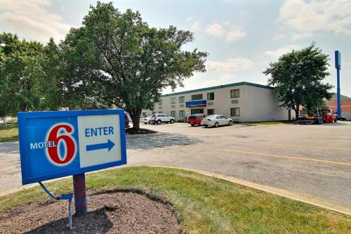 Motel 6-Merrillville, IN