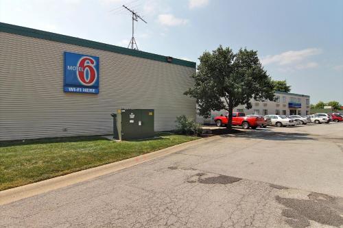 Motel 6-Merrillville, IN