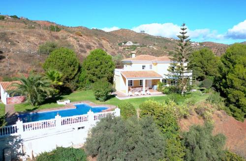 Gran villa con vistas al mar y piscina privada in Málaga