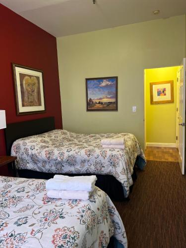 Quadruple Room with Private Bathroom