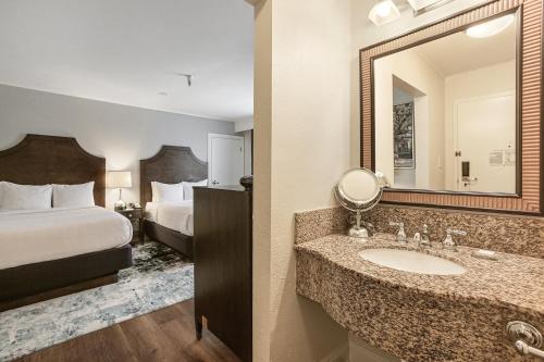 St Charles Inn - image 6