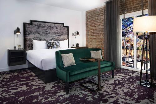 King Room with Interior View room in JW Marriott Savannah Plant Riverside District
