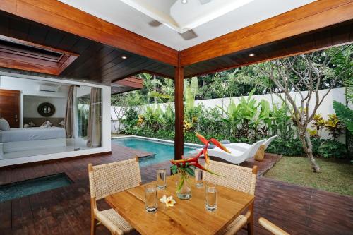 Villa Pulau I, 1BR Luxury Private Villa with Pool in North of Bali, Pemuteran, within Walking Distance to a Wild Beach