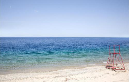 Beautiful Apartment In Marina Di Strongoli in Marina di Strongoli
